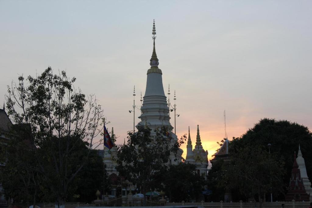 Hotel Zing Phnom Pen Exterior foto